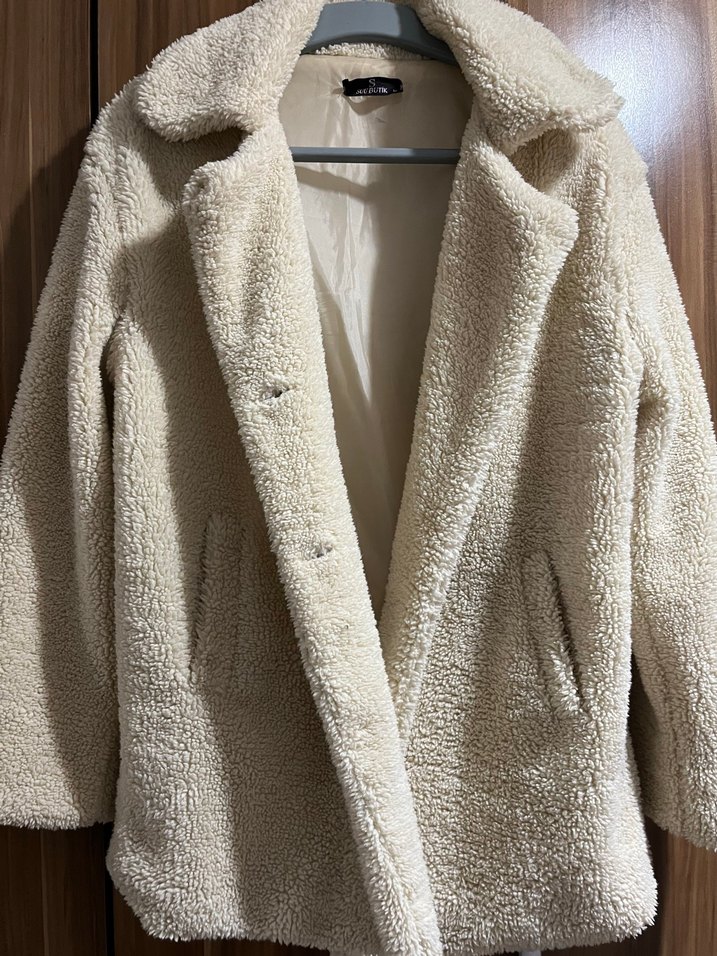 Düğmeli krem peluş mont - Görsel 3