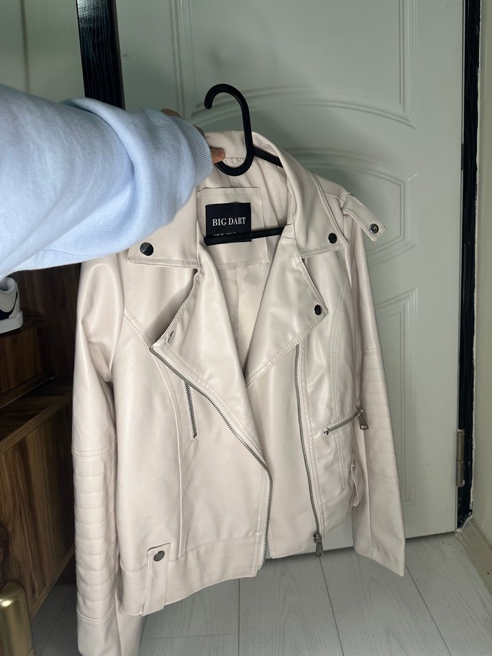 Düğmeli Beyaz Kadın Deri Ceket - Görsel 2