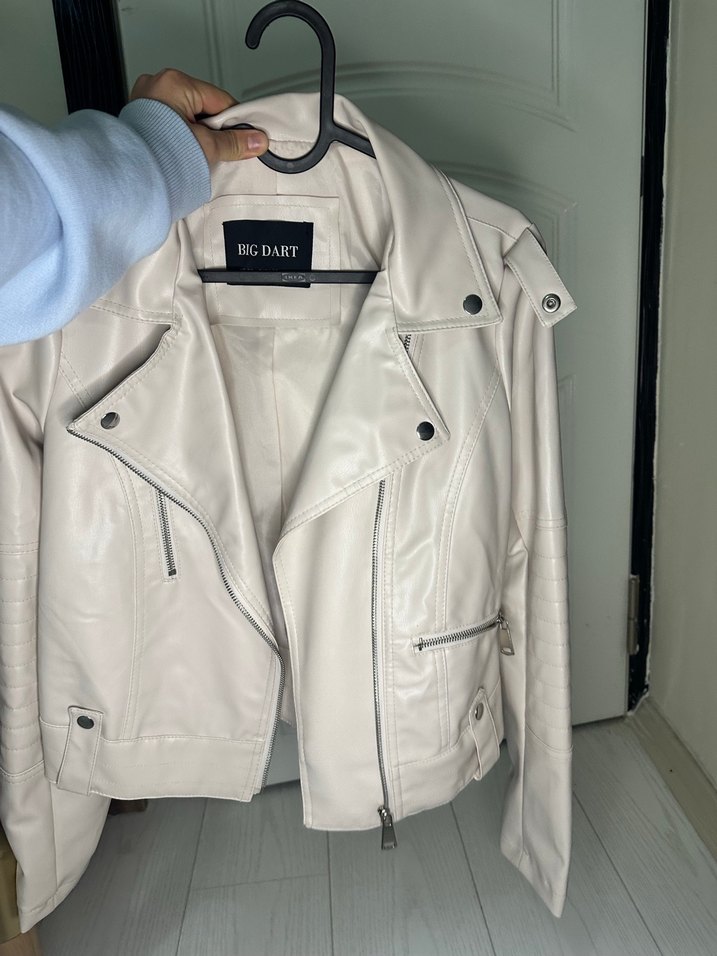 Düğmeli Beyaz Kadın Deri Ceket - Görsel 3