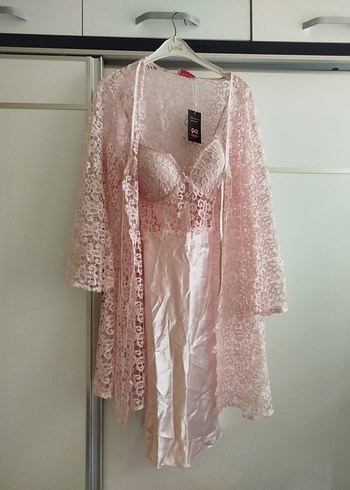 Pembe Tüylü Topuklu Kadın Terlik - Görsel 2