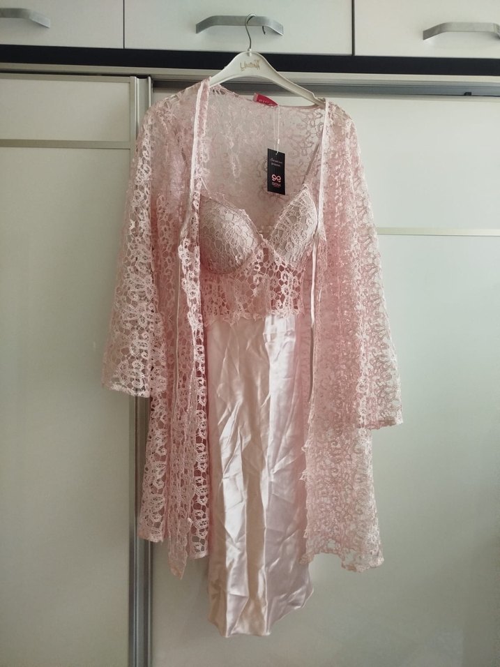 Pembe Tüylü Topuklu Kadın Terlik - Görsel 2