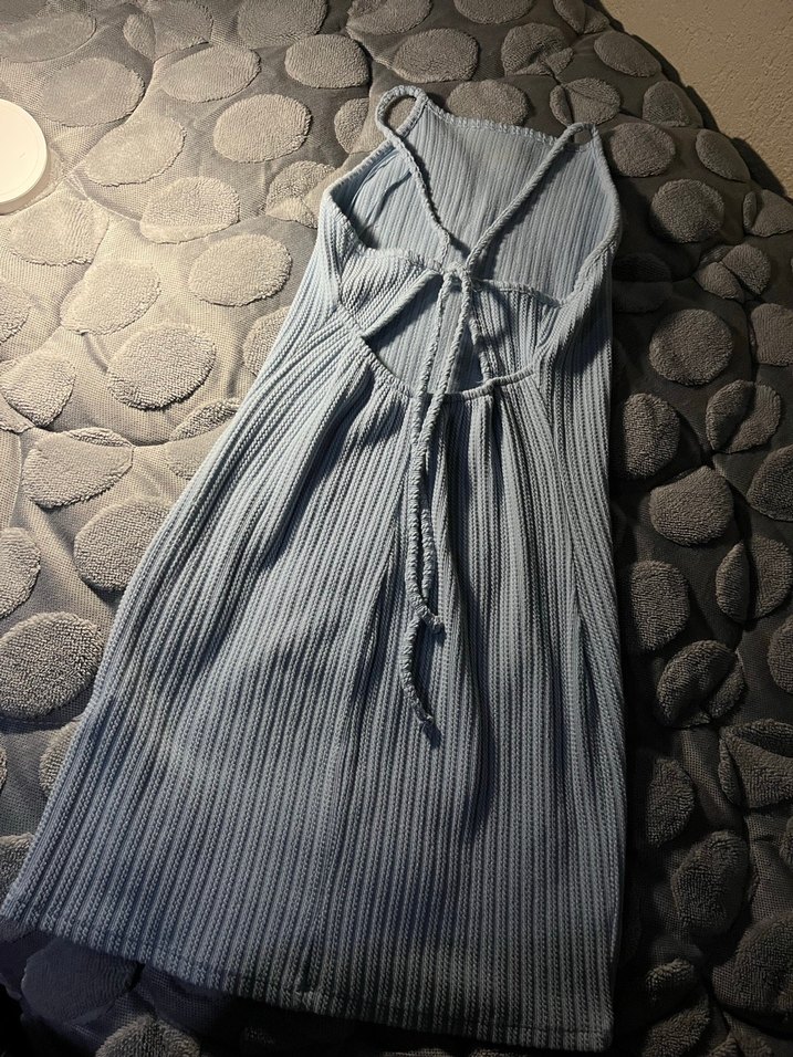 KOTON
Mavi sırt dekolteli elbise - Görsel 2