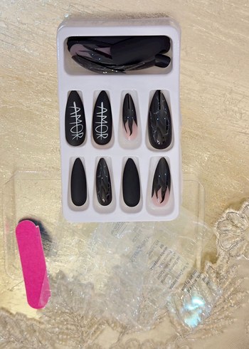 Siyah Desenli Takma Tırnak Seti - Görsel 2