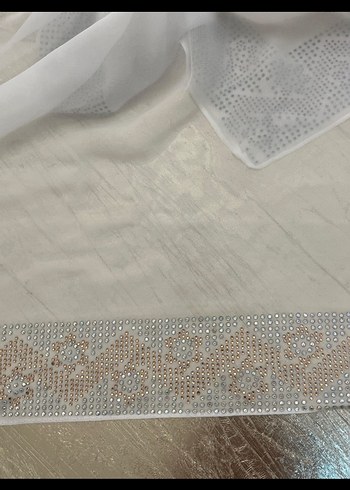 Gri Detaylı Beyaz taş baskılı şal - Görsel 2