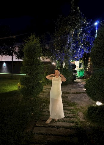 Beyaz Etnik Desenli Sıfır Kollu Uzun Elbise - Görsel 6