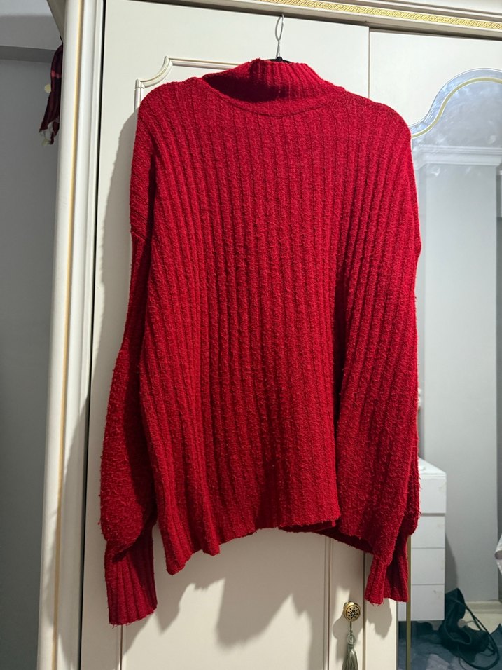 Kırmızı Yüksek Yakalı Örgü Kadın Kazak - Görsel 2