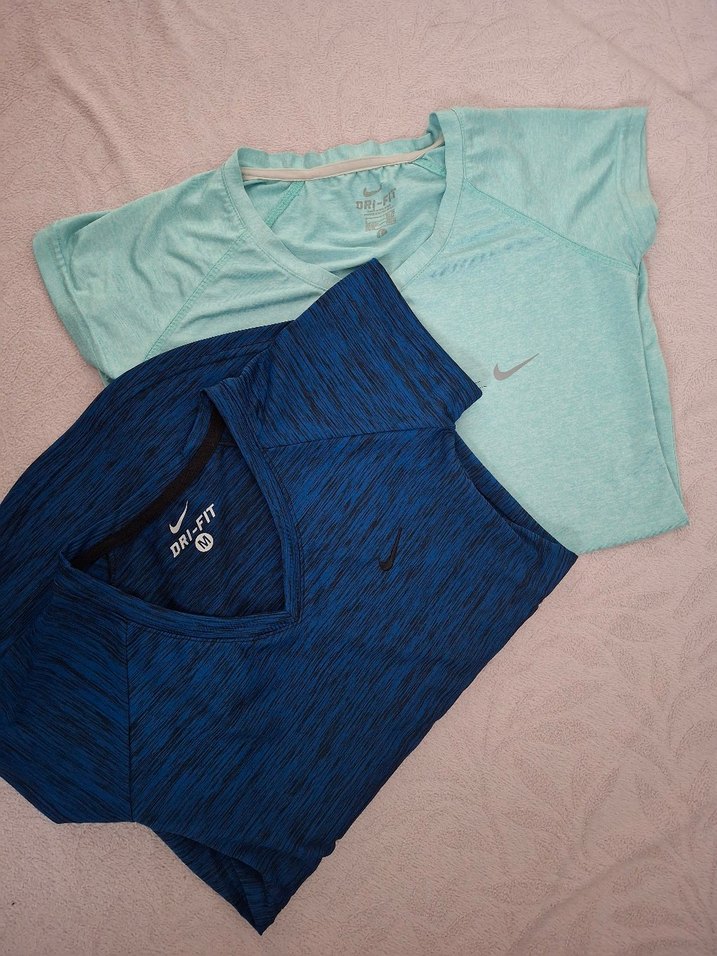 V-Yaka Kadın Spor Tişörtü - Görsel 4