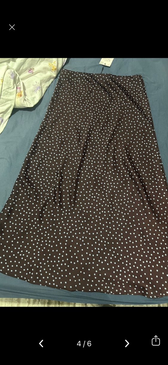 Saten puantiyeli midi etek - Görsel 3