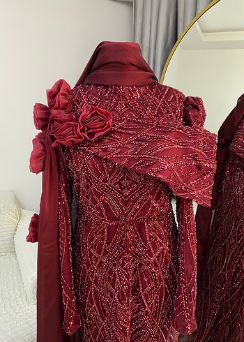 Tesettür bordo pelerinli abiye - Görsel 4