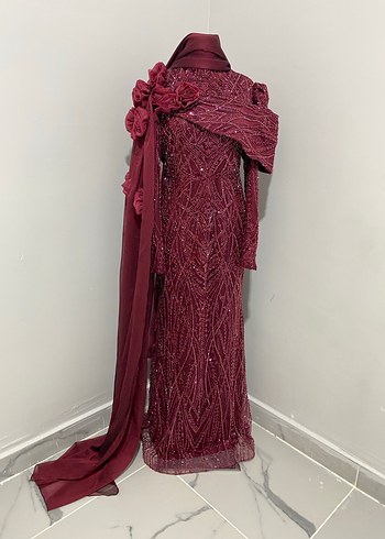 Tesettür bordo pelerinli abiye - Görsel 2