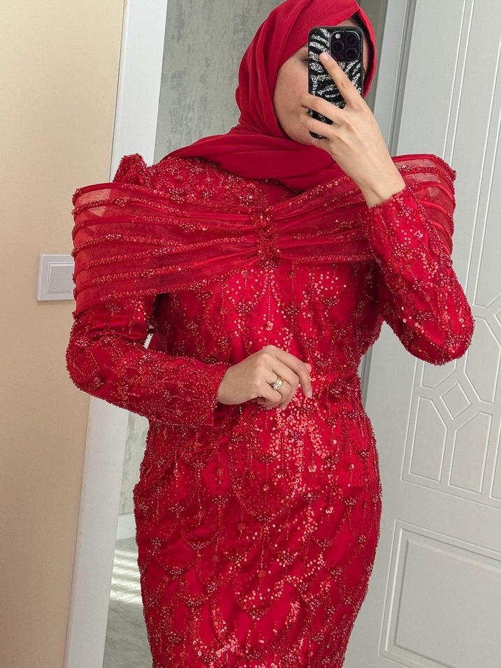 Kırmızı fiyonk abiye - Görsel 2