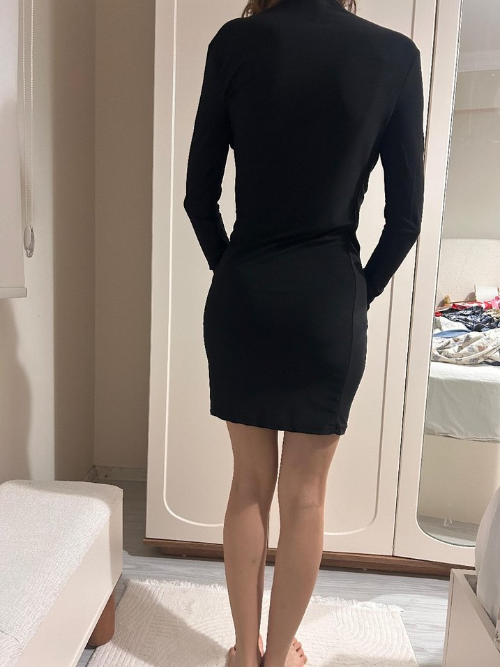 Uzun Kollu Siyah Drapeli Midi Elbise - Görsel 3