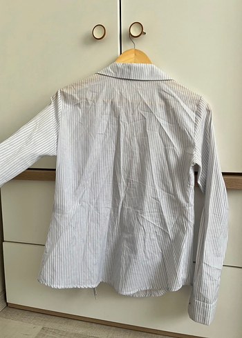 Düğmeli Uzun Kollu Çizgili Beyaz Gömlek - Görsel 5
