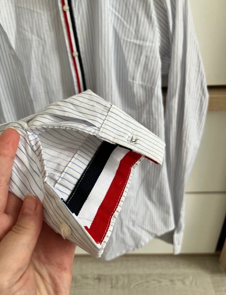 Düğmeli Uzun Kollu Çizgili Beyaz Gömlek - Görsel 2