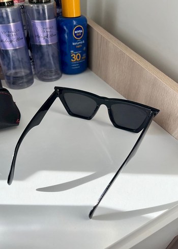 Siyah Kadın Güneş Gözlüğü - Şehir Stili - Görsel 2