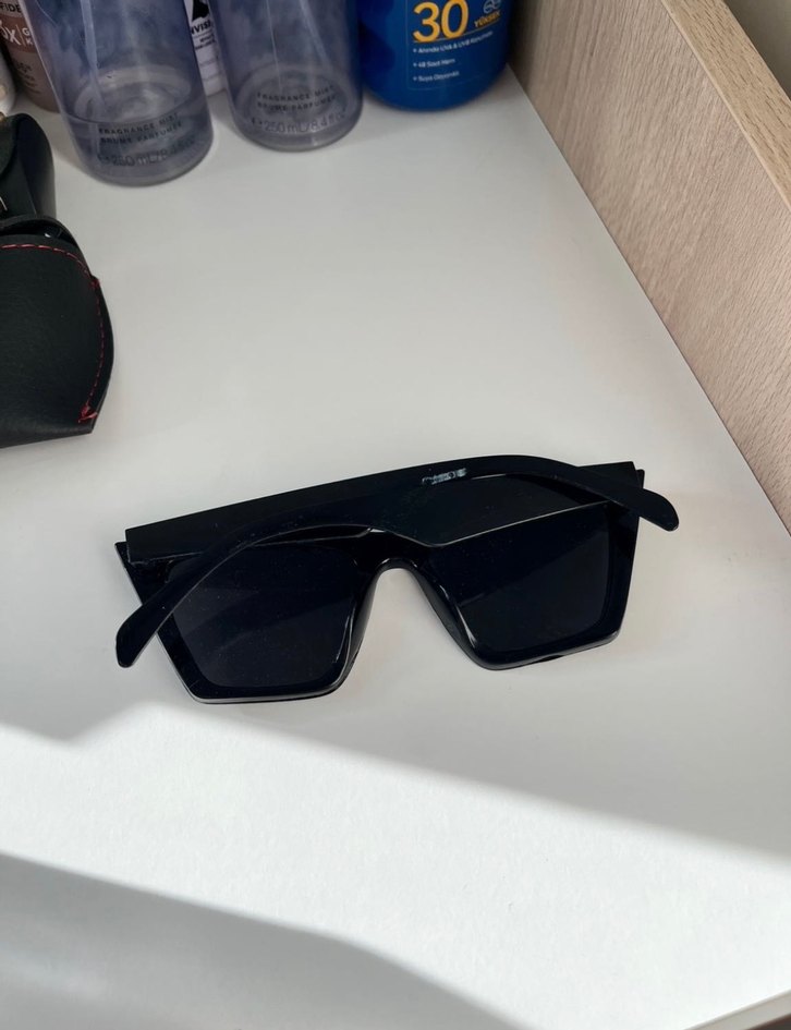 Siyah Kadın Güneş Gözlüğü - Şehir Stili - Görsel 3