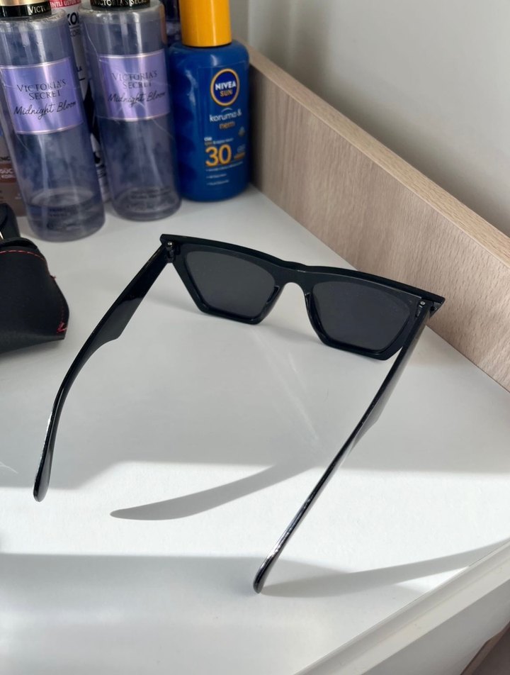 Siyah Kadın Güneş Gözlüğü - Şehir Stili - Görsel 2