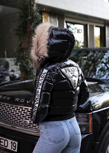 NEW SEASON | NEW COLLECTION
 PRADA - Görsel 2