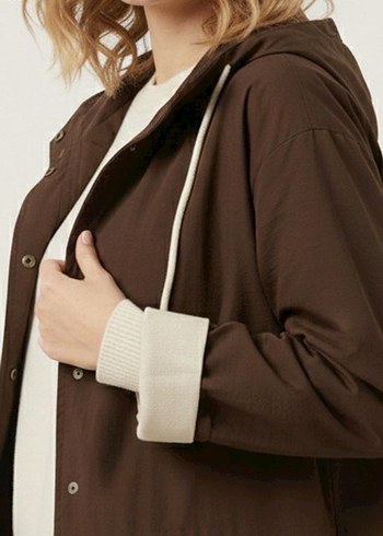 Teknik Kumaş Kapüşonlu Trençkot - Görsel 10