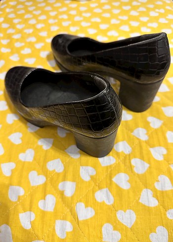 Kadın Siyah Yılan Derisi Görünümlü Topuklurugan ayakkabı - Görsel 2