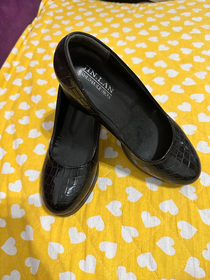 Kadın Siyah Yılan Derisi Görünümlü Topuklurugan ayakkabı - Görsel 3