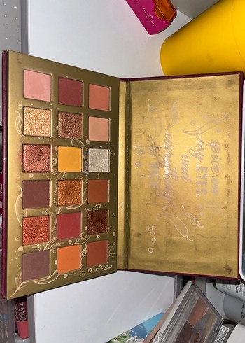 Essence Spice It Up! Parlak Bordo Far Paleti - Görsel 2