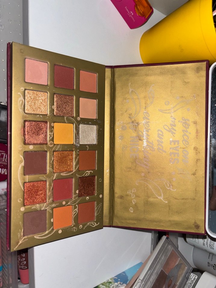 Essence Spice It Up! Parlak Bordo Far Paleti - Görsel 2