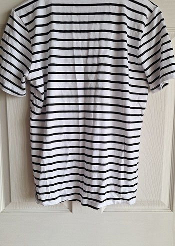 V Yaka Çizgili Kadın Tişört - Görsel 4