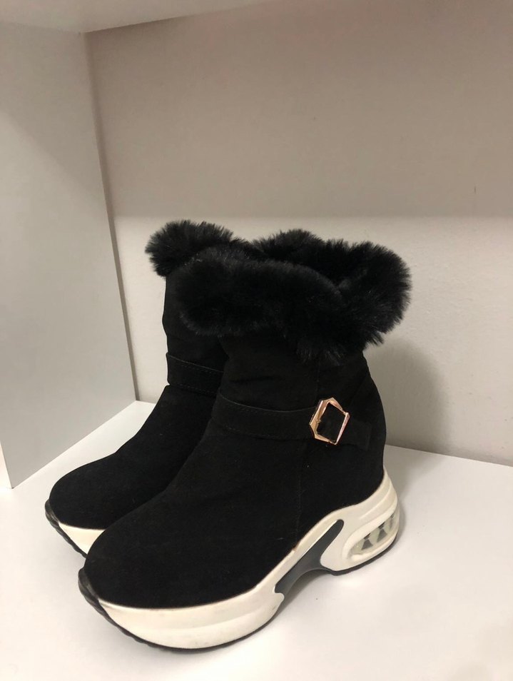 Siyah Kürklü Kadın Dolgu Topuk Bot - Görsel 2