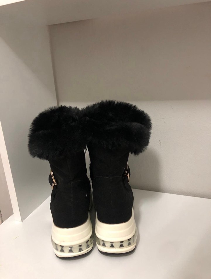 Siyah Kürklü Kadın Dolgu Topuk Bot - Görsel 3