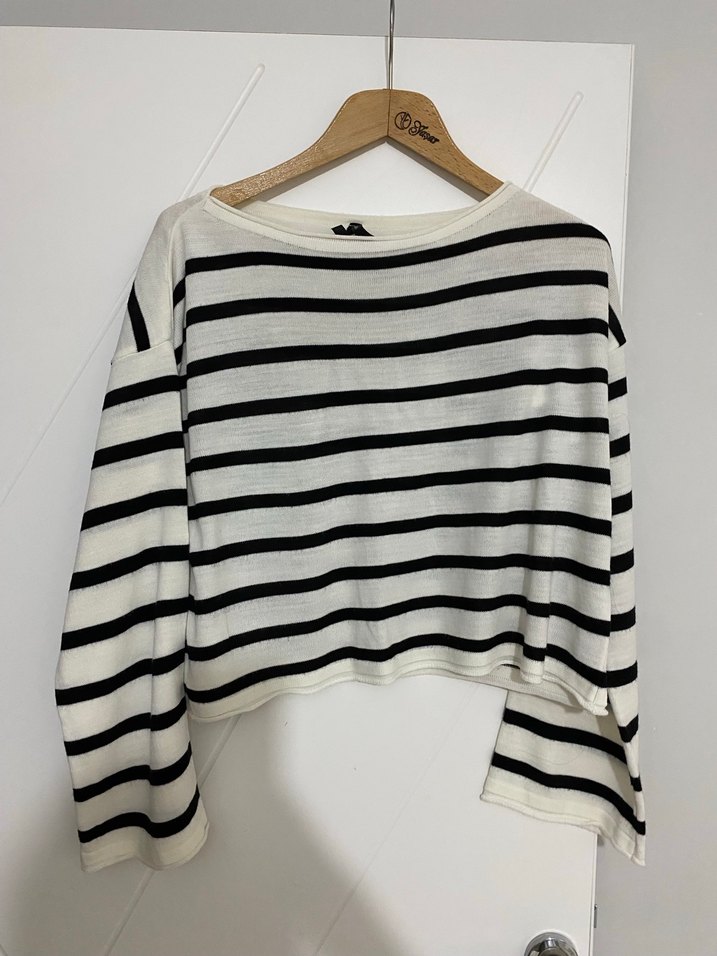 Uzun Kollu Siyah Beyaz Çizgili Triko Kadın Kazak - Görsel 2