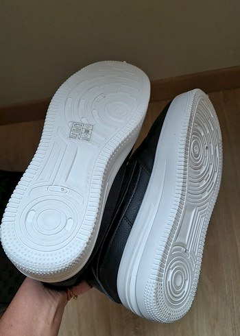 FLO MARKA Siyah Kürklü Platform Kadın Spor Ayakkabı - Görsel 4