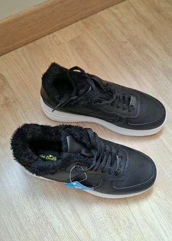 FLO MARKA Siyah Kürklü Platform Kadın Spor Ayakkabı - Görsel 2