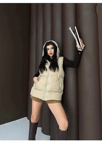 Bej Kapüşonlu Kadın Şişme Yelek - Görsel 2