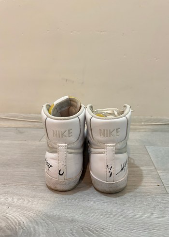 Beyaz Nike Blazer - Görsel 2