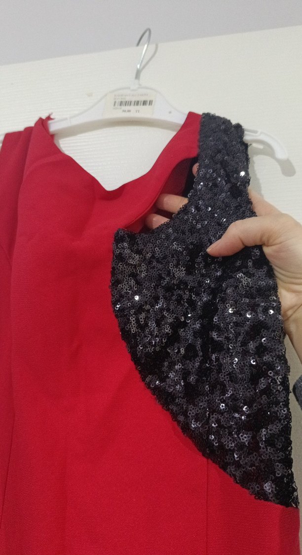 Kırmızı Drapeli Uzun Abiye Elbise - Görsel 4