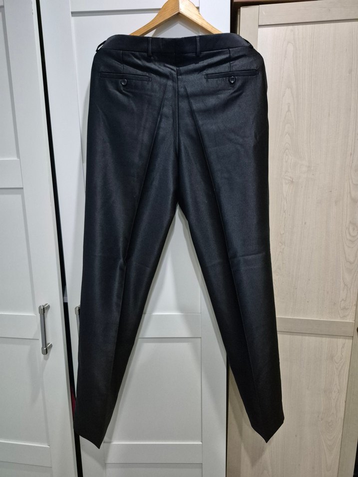 Siyah parlak kumaşlı takım 50beden - Görsel 4