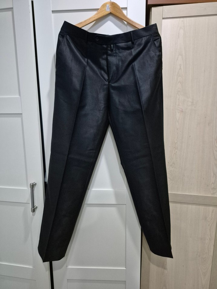 Siyah parlak kumaşlı takım 50beden - Görsel 3