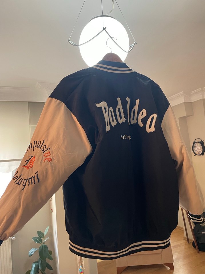 Düğmeli Siyah Baskılı Bomber Ceket - Görsel 2