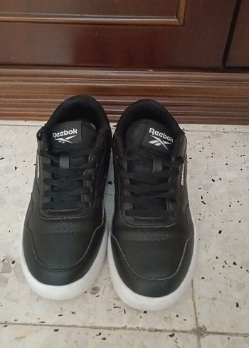 Reebok spor ayakkabı tertemiz sorunsuz