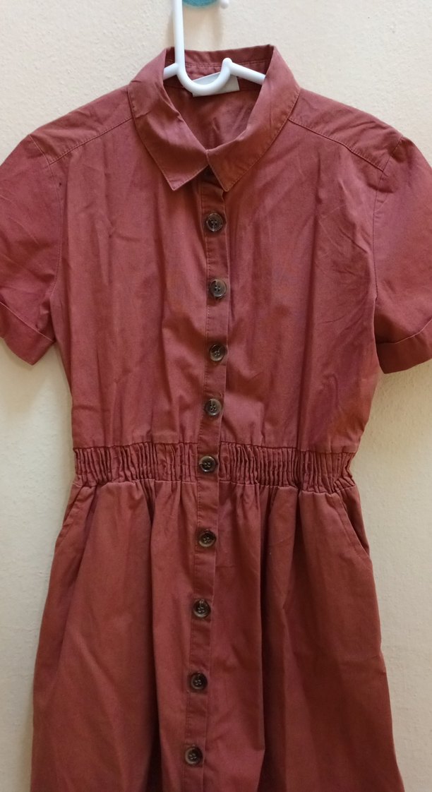 Düğmeli Kısa Kol kiremit rengi Midi Elbise - Görsel 3