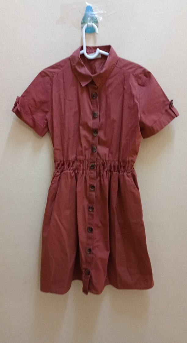 Düğmeli Kısa Kol kiremit rengi Midi Elbise - Görsel 2