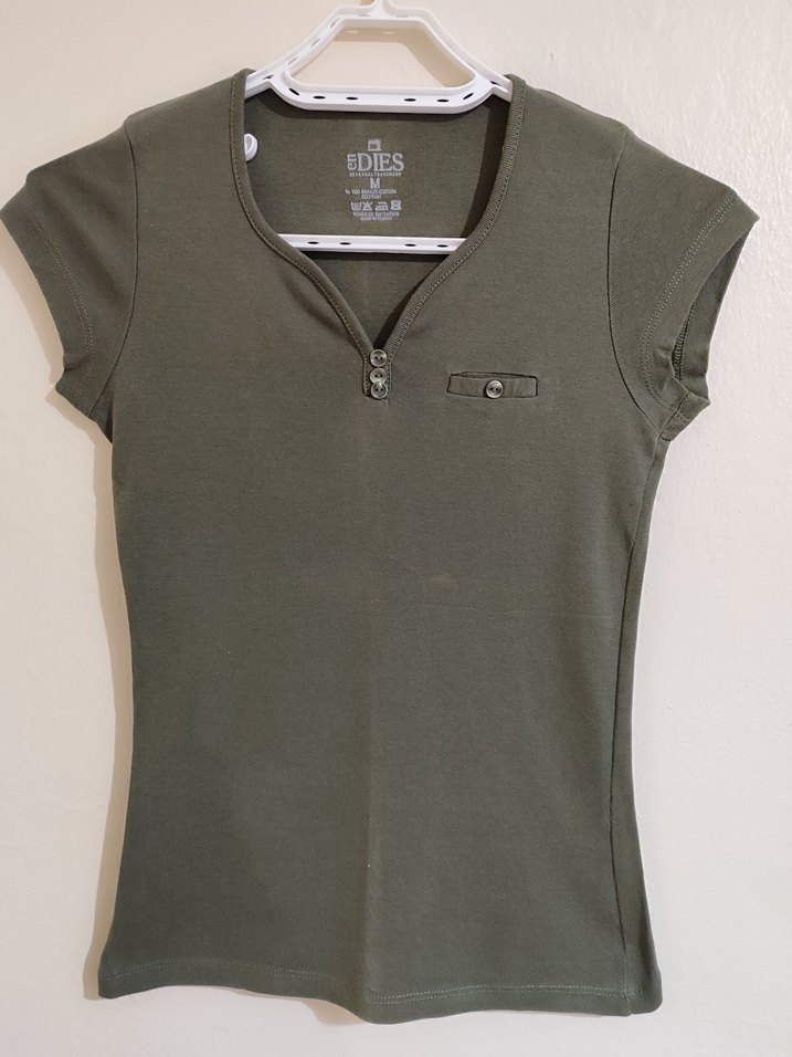 ENDIES Düğmeli V Yakalı Kadın Haki Tişört - Görsel 2
