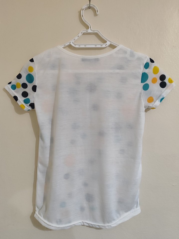 Kadın Renkli Puantiyeli Düğmeli Tişört - Görsel 2