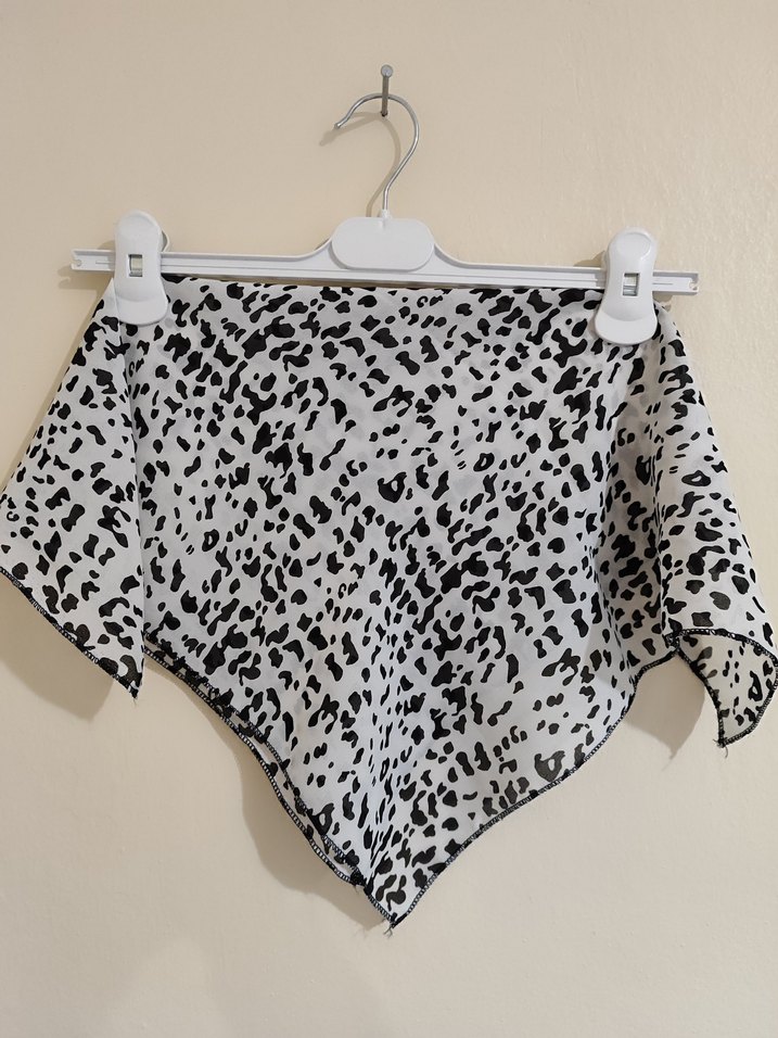 Kadın Gri-Beyaz Desenli Sokak Stili Fular - Görsel 3