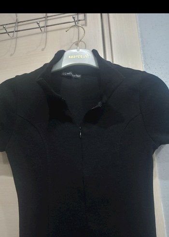 Siyah V Yakalı Kısa Kollu Midi Elbise - Görsel 2