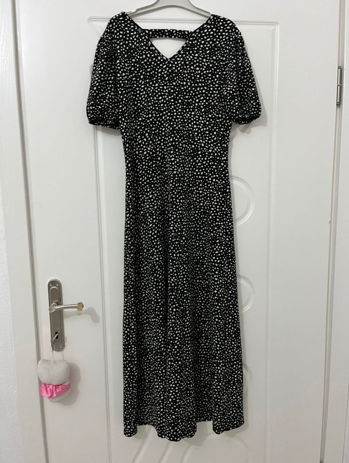 Siyah Puantiyeli V Yakalı Uzun Elbise - Görsel 3