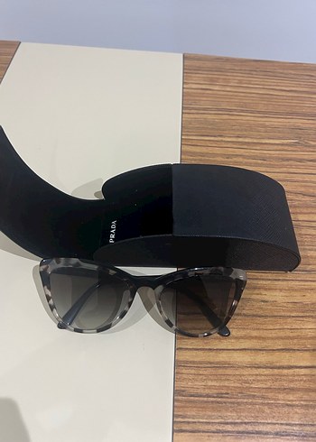 Şeffaf Bej Gri Kadın Güneş Gözlüğü - Görsel 2