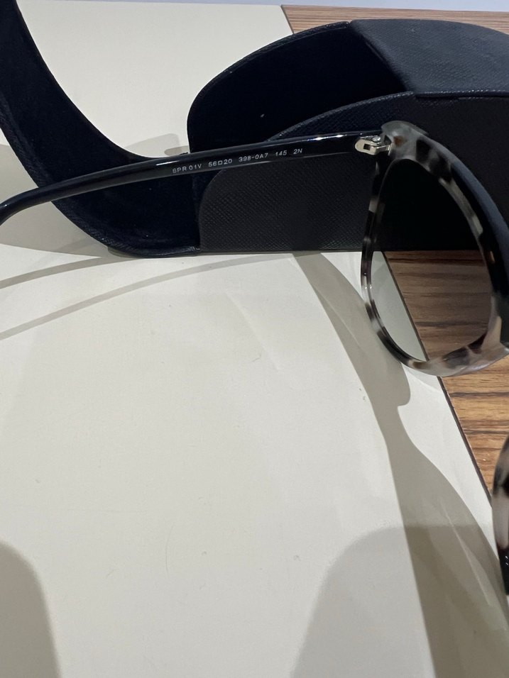 Şeffaf Bej Gri Kadın Güneş Gözlüğü - Görsel 3