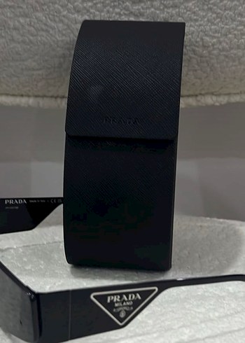 Minimalist Siyah Kadın Gözlüğü - Görsel 2